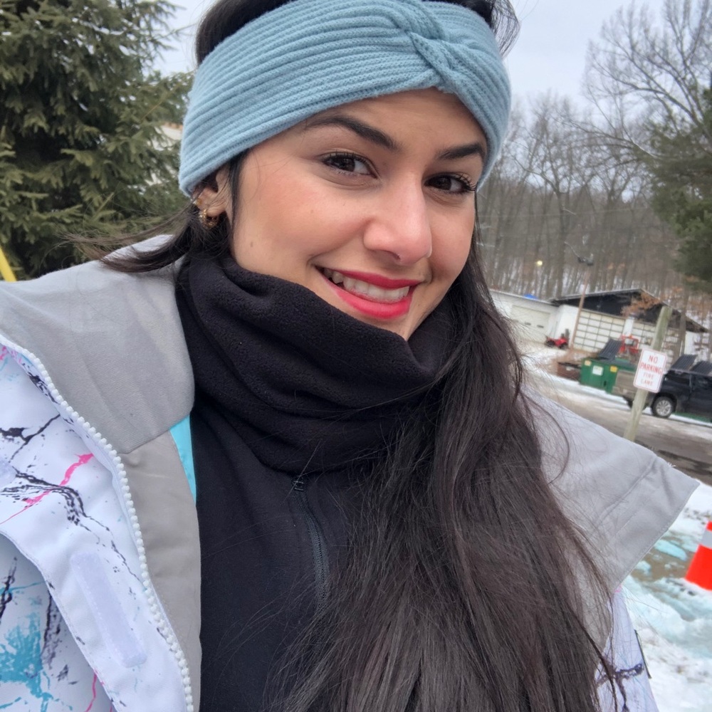 Meet your Posher, Flavia